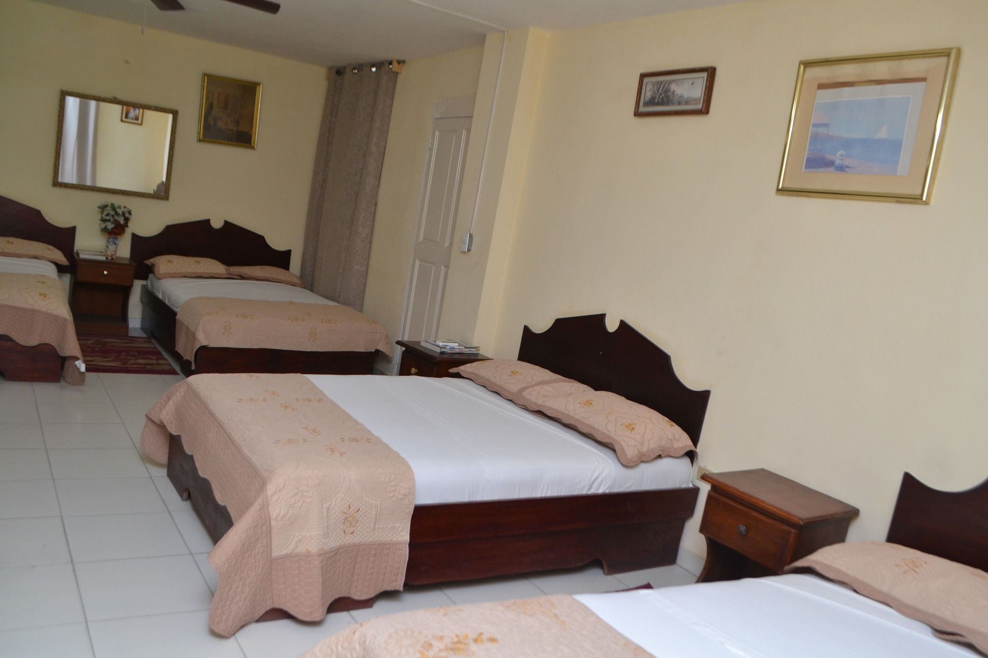 Seven Stars Hotel Musseau Экстерьер фото